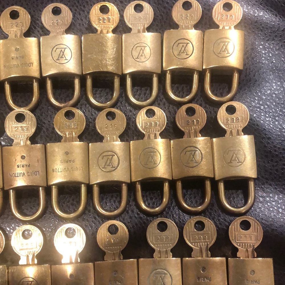 LOUIS VUITTON Lock Key 200 Series (Multiple Options) LV Lock Key AUTHENTIC HTF - Picture 17 of 17